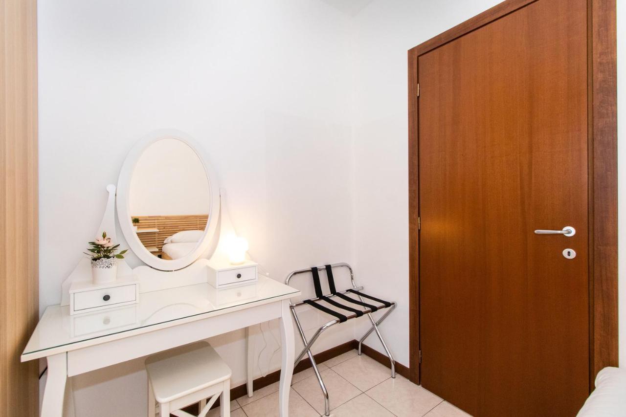 Come Casa Like Home Apartment With Parking 都灵 外观 照片