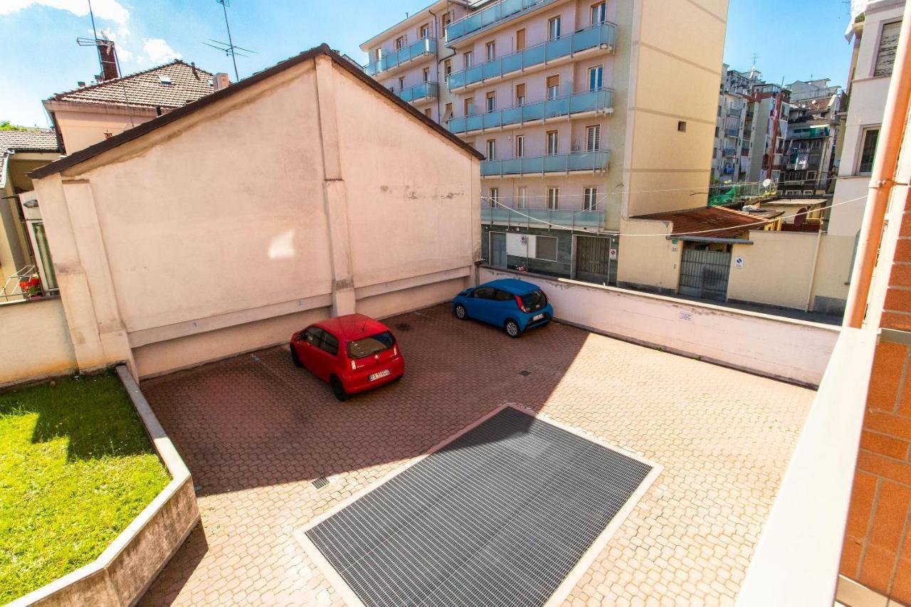 Come Casa Like Home Apartment With Parking 都灵 外观 照片