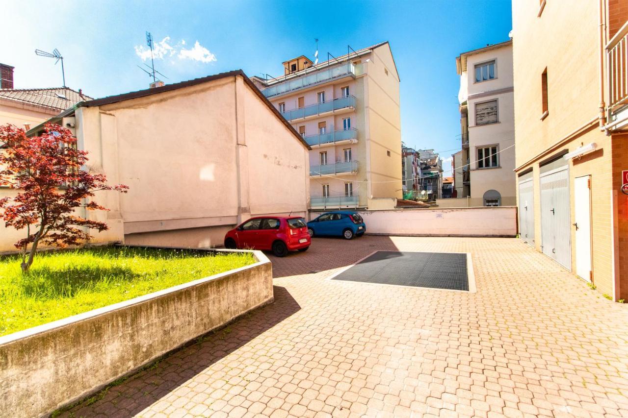 Come Casa Like Home Apartment With Parking 都灵 外观 照片